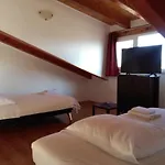 洛萨别墅酒店 * 特罗吉尔