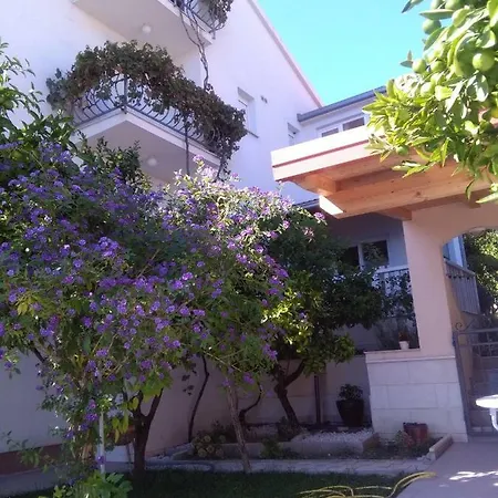Roza Apartmán *
